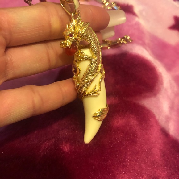 Men dragon 🐉 bit on Crystal ball necklace - Picture 4 of 5